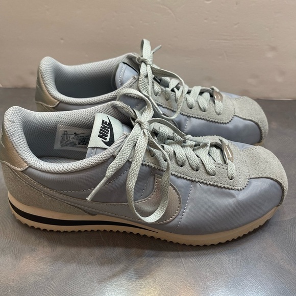 Nike Cortez Classic Blue Silver Swish Lace Emblems Silver Womens 6.5 Athletic - Picture 3 of 7